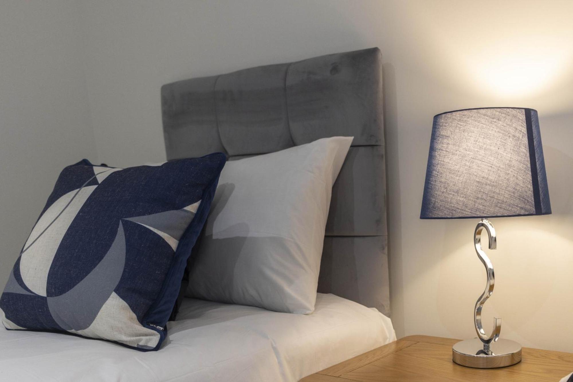 엑서터 Linacre 11 - Modern 2 Bed Behind The Cathedral With Free Parking And Fast Wifi 아파트 외부 사진